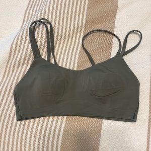 Lululemon like a cloud bra
